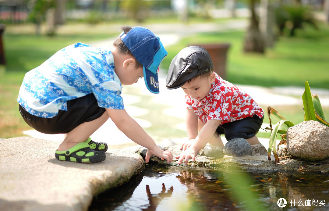 穷养儿富养女是趋势？一位小学生的回答太好了， 在这些地方男孩更需要关怀