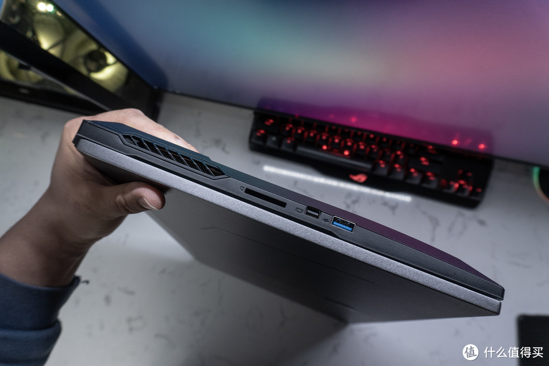 能打游戏也能生产力雷神911plus2代豪华版测试