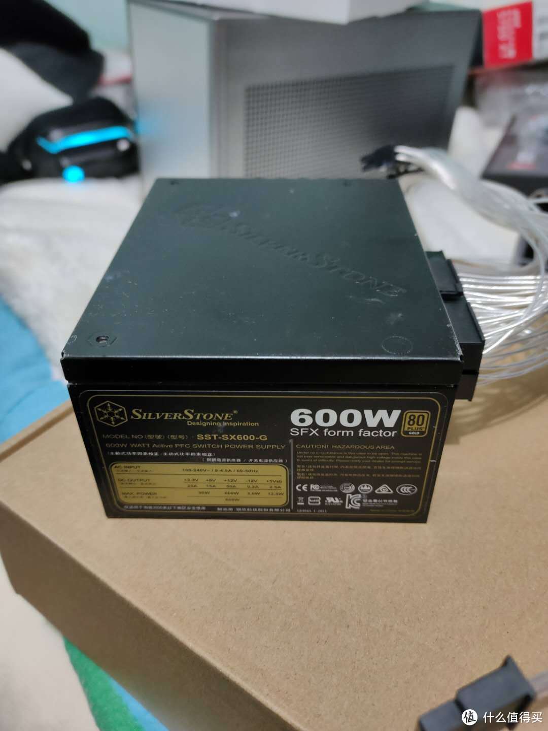 电源因为要带5700XT所以用的银欣SFX600W