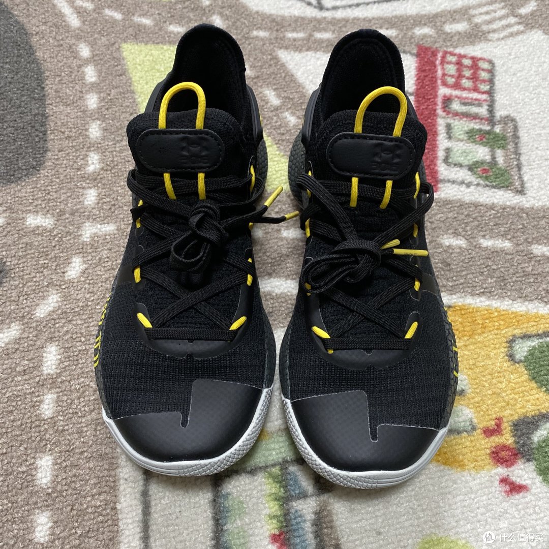 Under Armour Curry 6男童篮球鞋