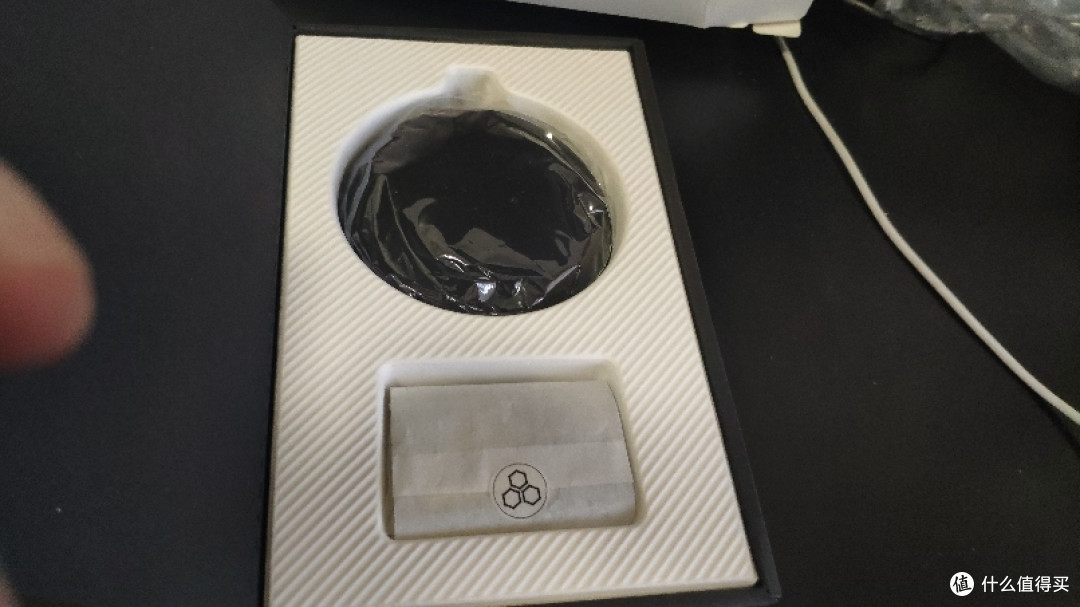耳机收纳设计很独特