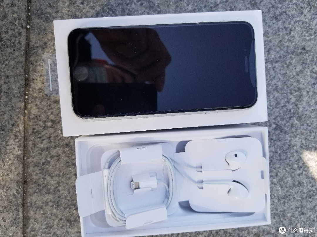 周六早起的动力--iPhone SE开箱