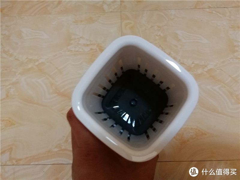 快速去污清洁马桶的杀菌神器——ROVO智能消毒马桶刷