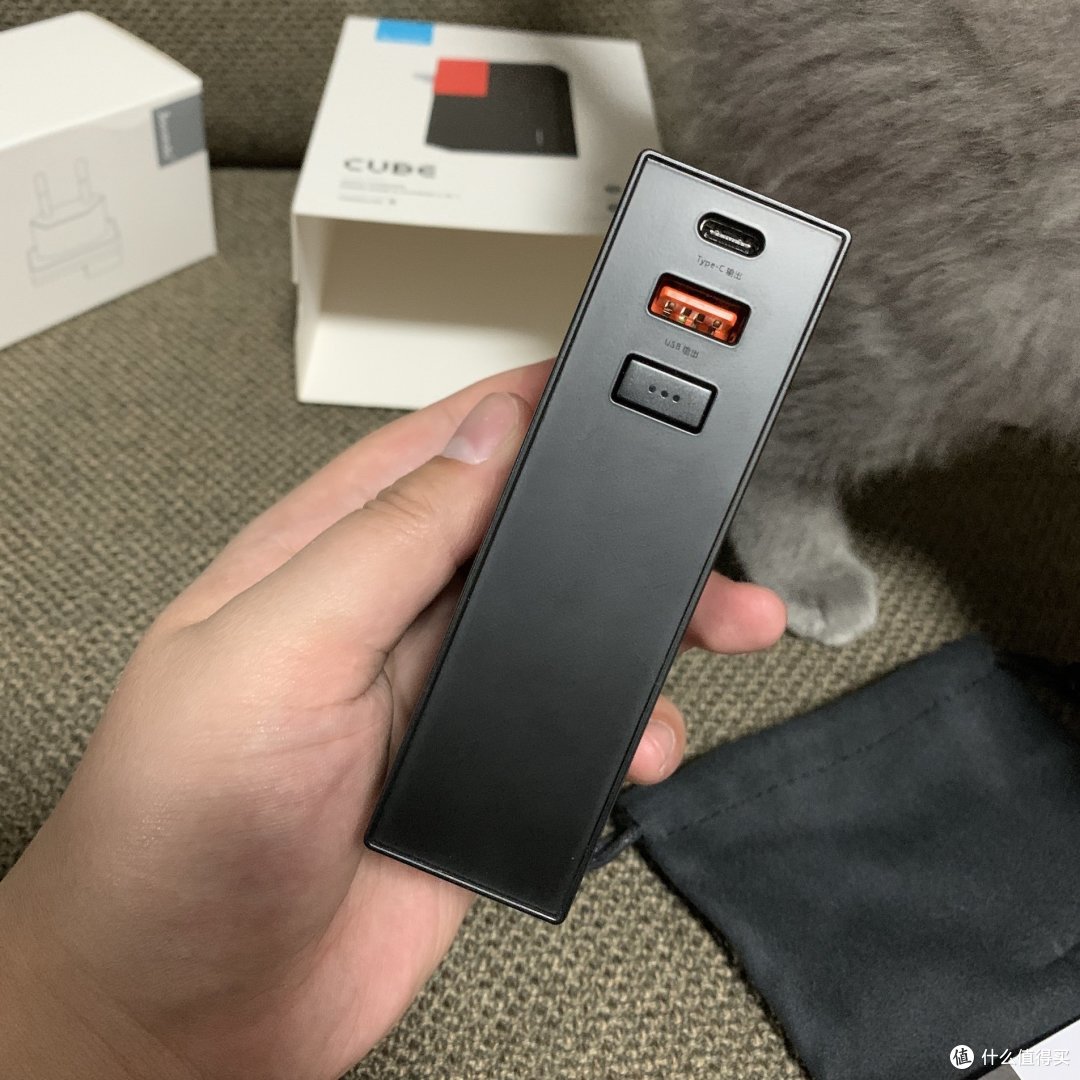 EDC减负装备——LAVANDA CUBE 二合一移动电源
