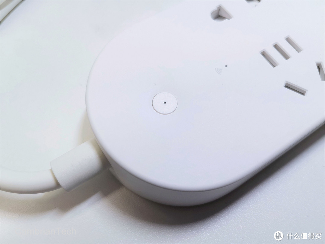 4段式结构 华为智选正泰Wi-Fi 22.5W排插拆解