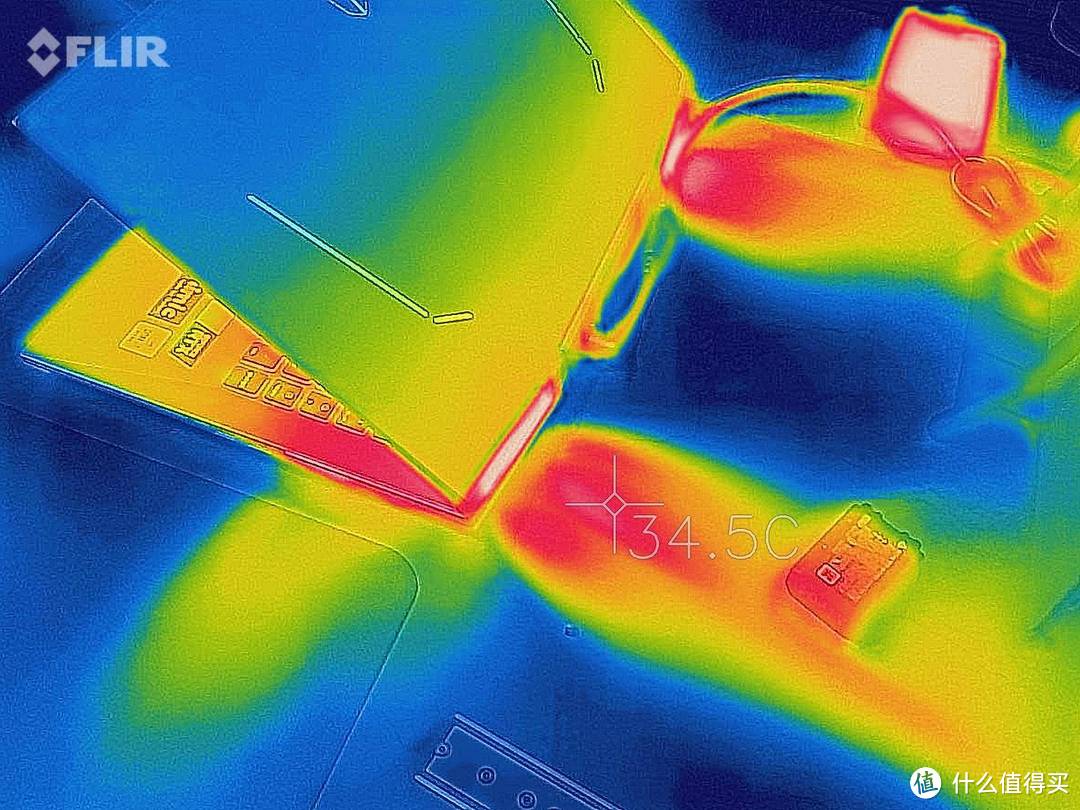 体验游戏？还是进入游戏？头号玩家不可缺少的游戏本：雷神911Pro 钛空2代轻薄游戏本