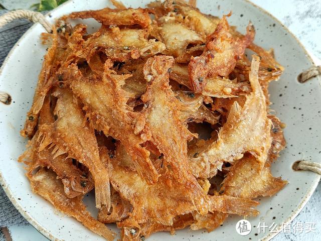 炸鱼时用面粉和鸡蛋？都不对，只需加点它，外酥里嫩，凉了也酥脆