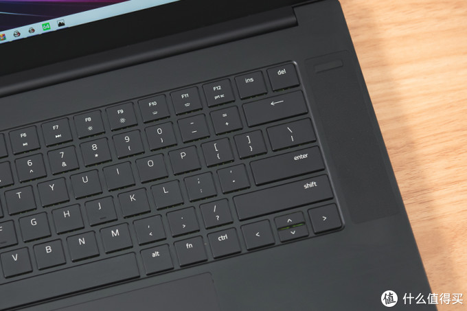 雷蛇灵刃15 款评测 硬件升级 纤薄身型也能有高性能 游戏本 什么值得买