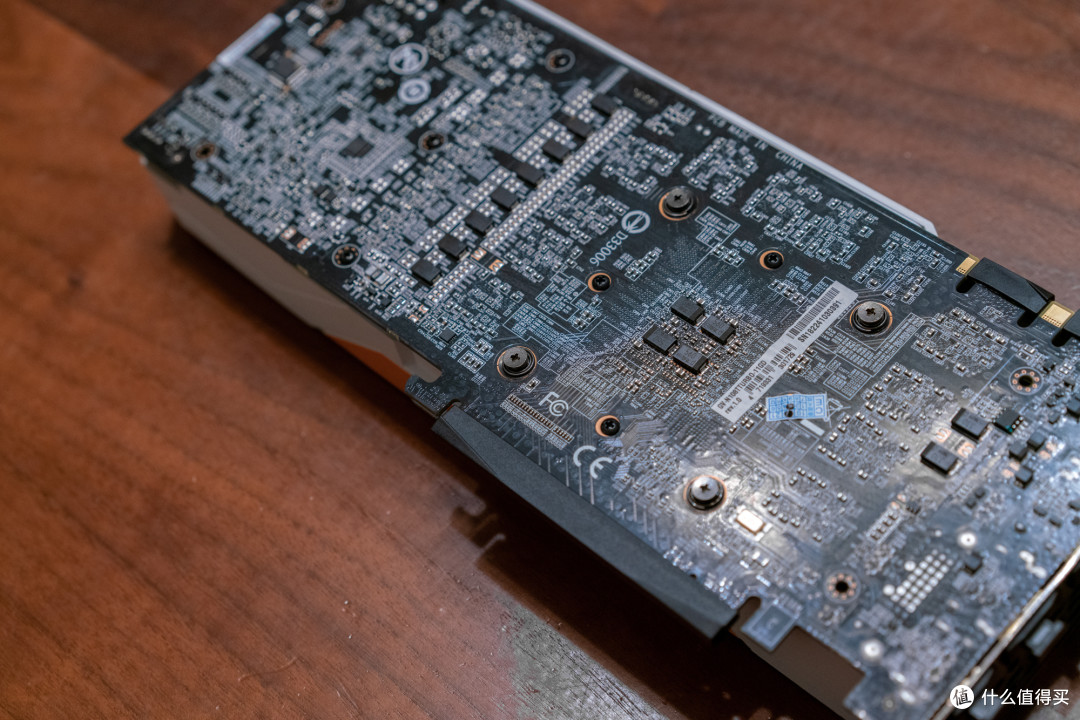黄伟达复古流:晒两张技嘉和华硕的GTX1080Ti 11GB,光追之序章