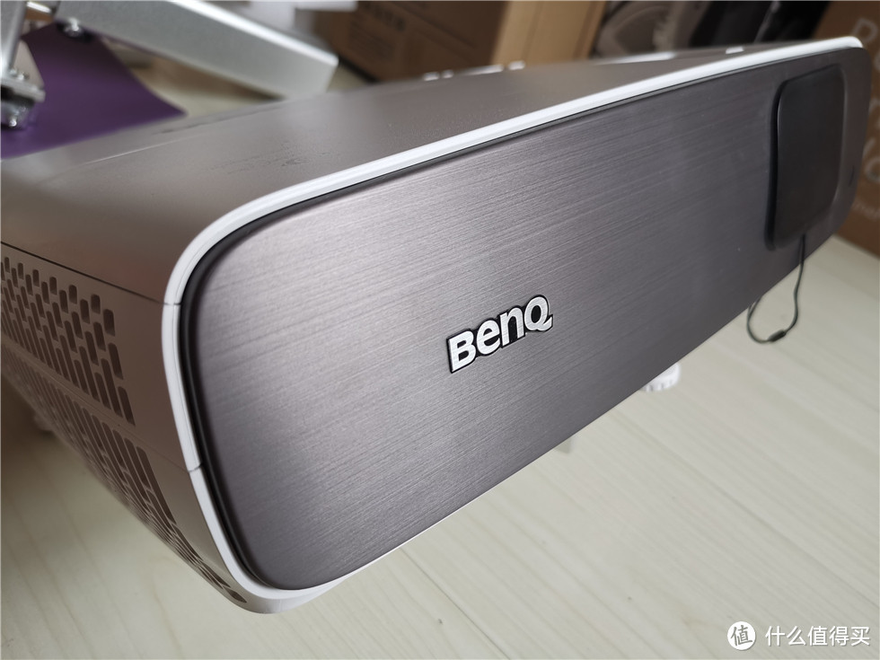 疫情期院线关闭，我用BenQ W2700投影仪建了个100寸小影院宅家看电影 