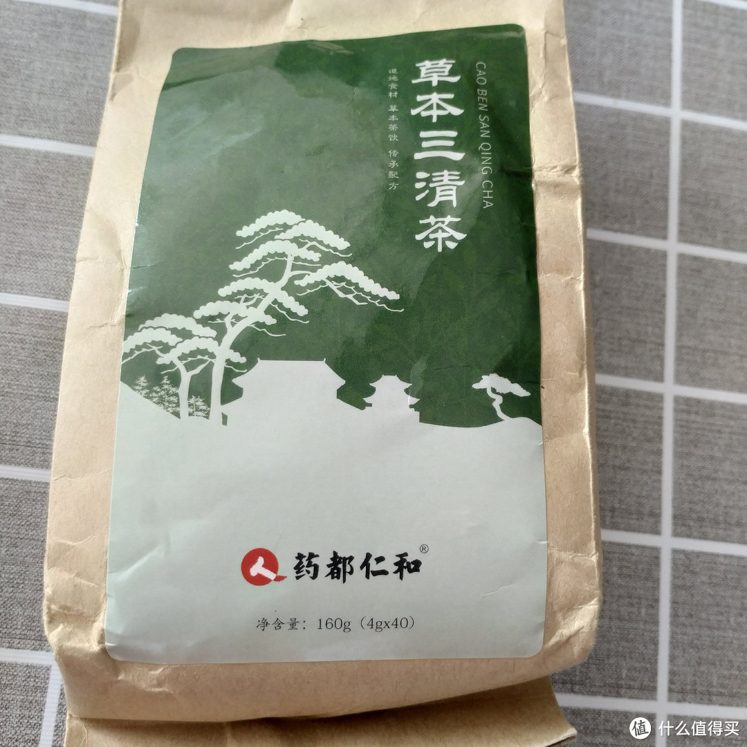 进肚子的东西还是选择大品牌的比较放心，他们家这款三清茶配料就十分丰富包括了大麦、金银花、薄荷、桑叶、决明子、菊花、甘草、大麦等，