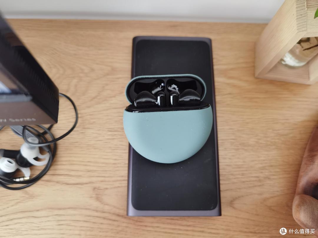 耳机造型太过类似AirPods(手动狗头)