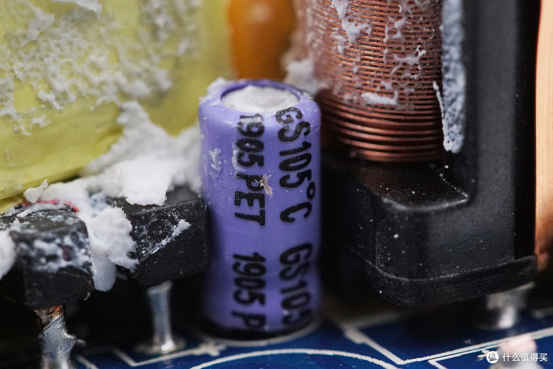 拆解报告：UGREEN绿联2A2C 48W智能充电器CD211