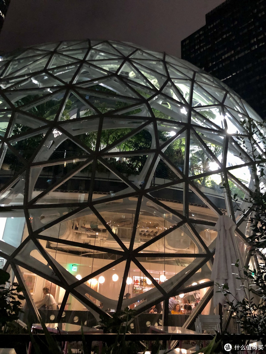 来,看一场真正的“足球”