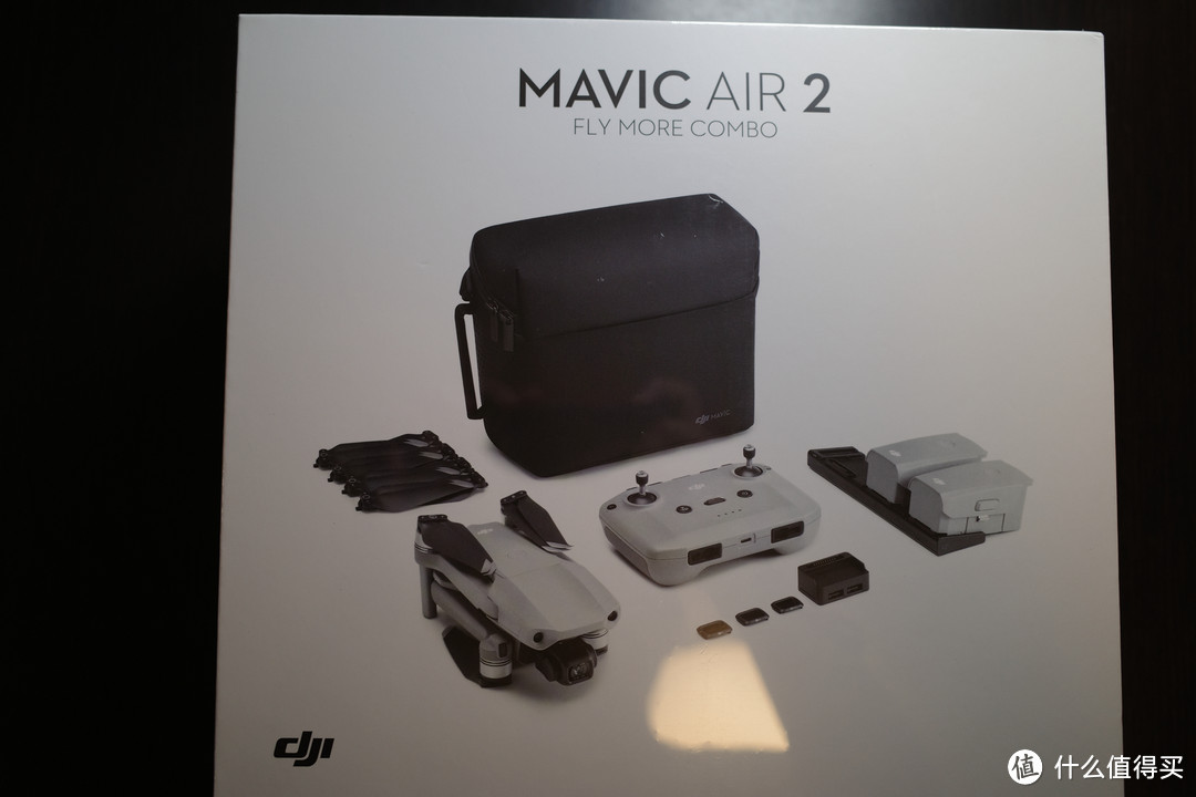 大疆消费级中端航拍无人机Mavic Air 2开箱/飞行性能对比/相机简评