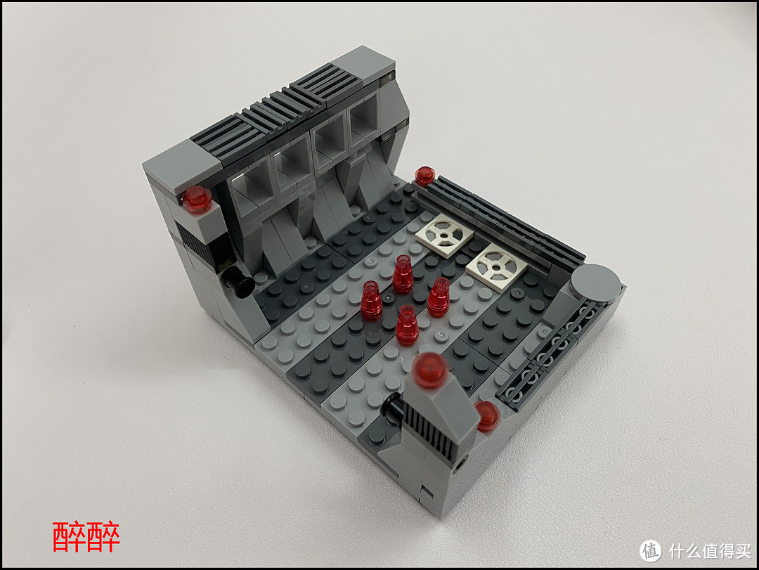 【MOC】Docking Bay（千年隼停机坪）醉测评