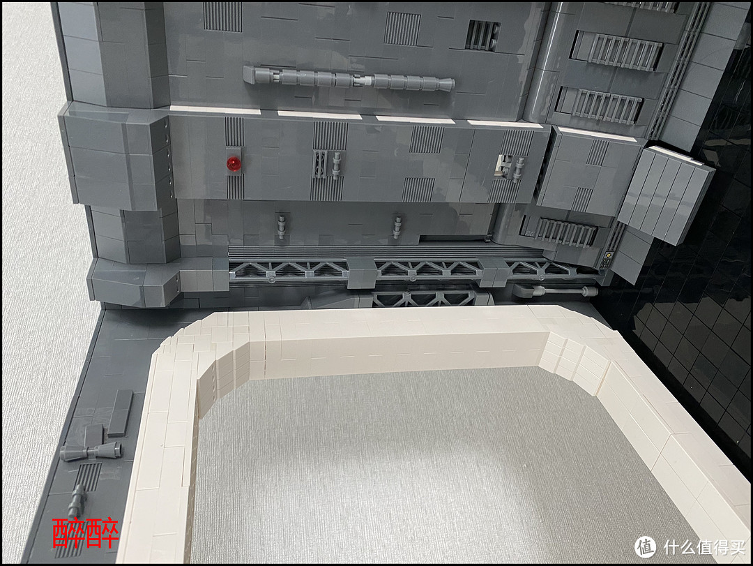 【MOC】Docking Bay（千年隼停机坪）醉测评