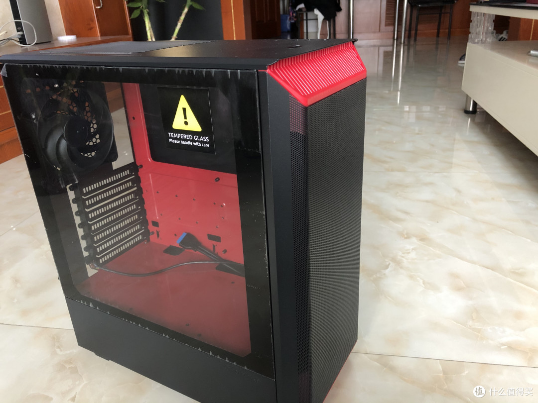 一台紧凑的atx机箱追风者p300air