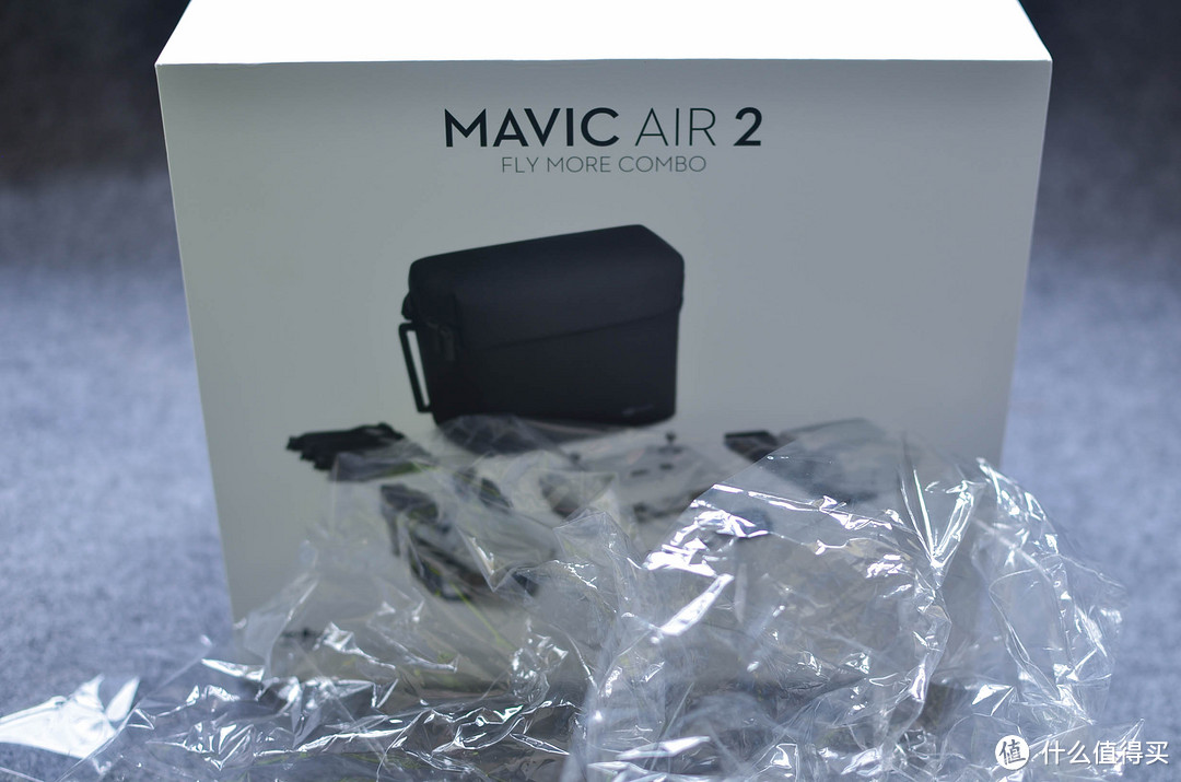 先简单说说至今为止最聪明的无人机——大疆Mavic Air 2的畅飞套装吧