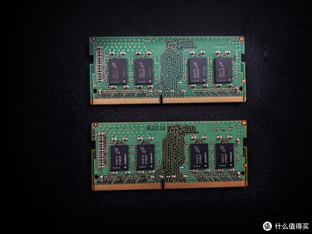美光原厂颗粒，DDR4-3200规格，8GB单条容量