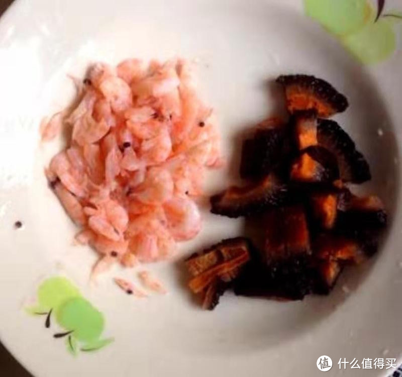 磷虾和红极参化冻，红极参切小粒