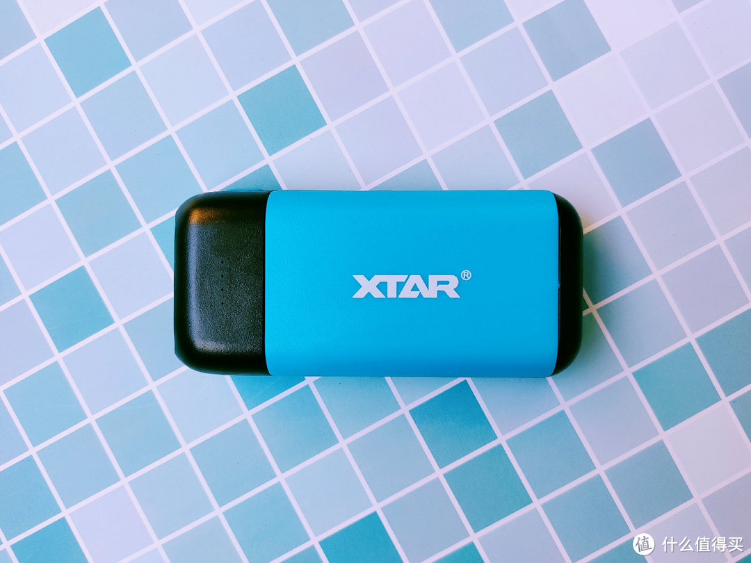 户外发烧友的必备神器,XTAR PB2C充电器与18650锂电池亲测真香