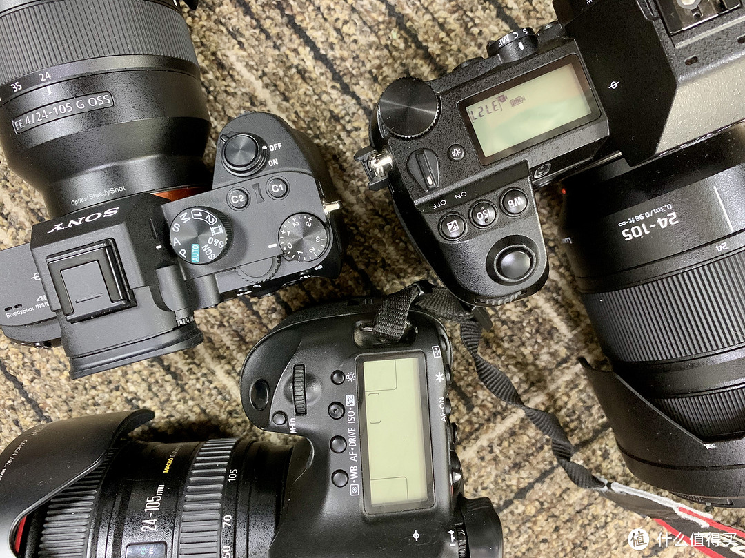 索尼a7m3全面对比松下s1!两万微单套机选哪个?