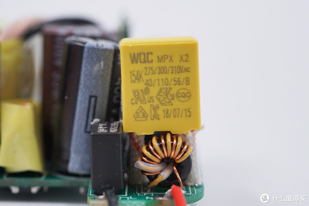 拆解报告：RAVPOWER 61W氮化镓USB PD快充充电器RP-PC112