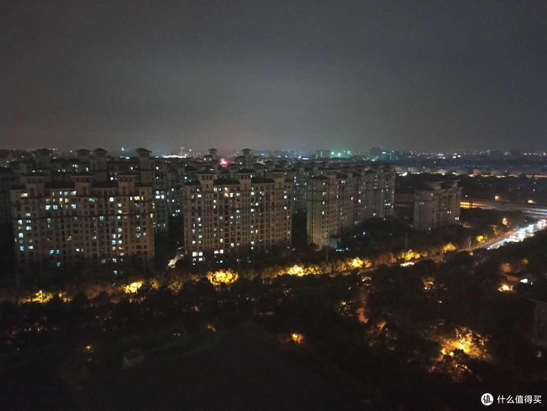 上海星河湾酒店夜景闵行区都会路3799号莘庄工业区顶层城堡公寓亲子套房