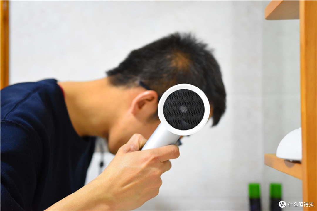 滋润秀发,自信每一天——VGO水离子吹风机C2
