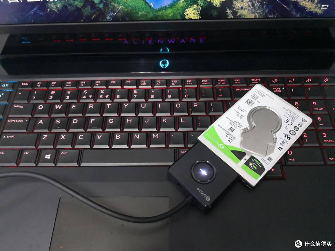 毕亚兹，机械硬盘秒变移动硬盘的出差神器！