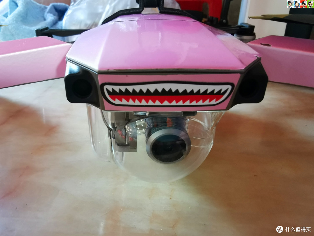 大疆 御 Mavic Pro加上粉红鲨的贴纸蛮可爱的，城会玩~