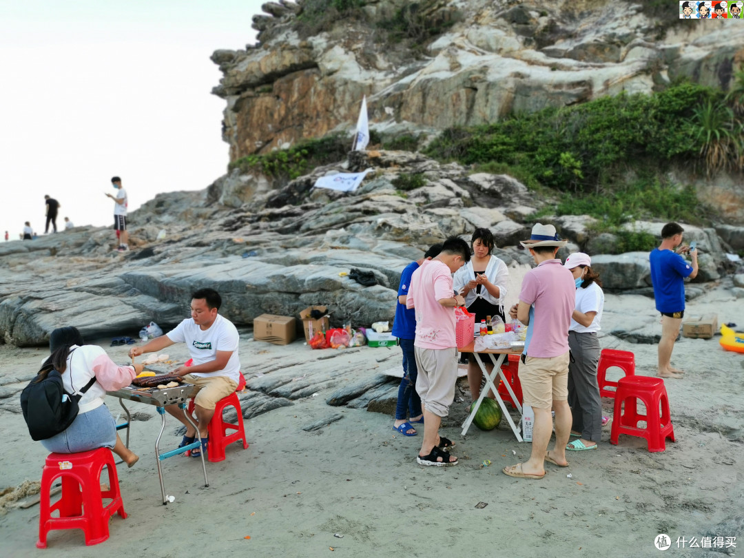 看手势，的确是大厨无疑。