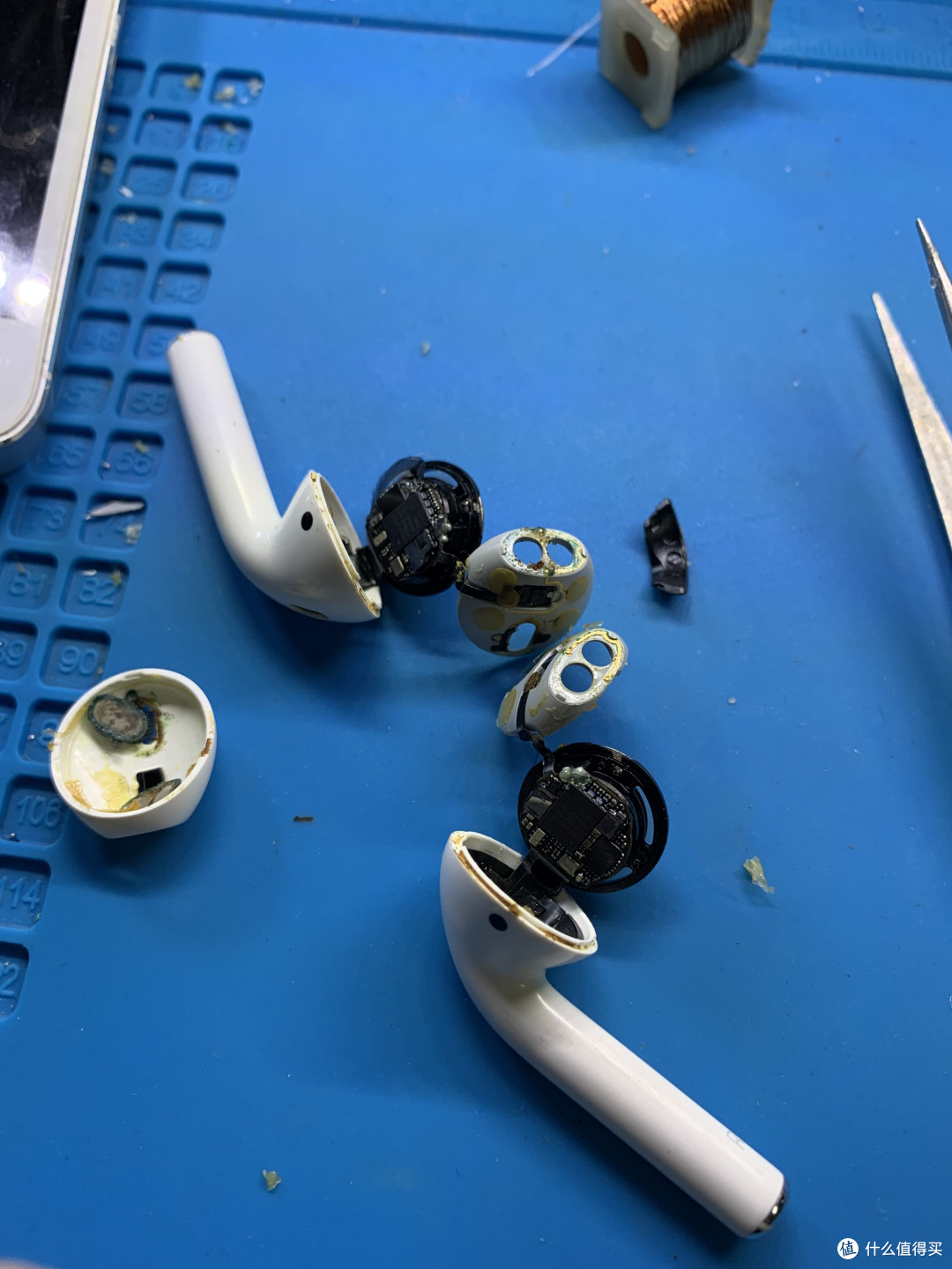 听筒可以用卡片咔出来,虽然我不敢