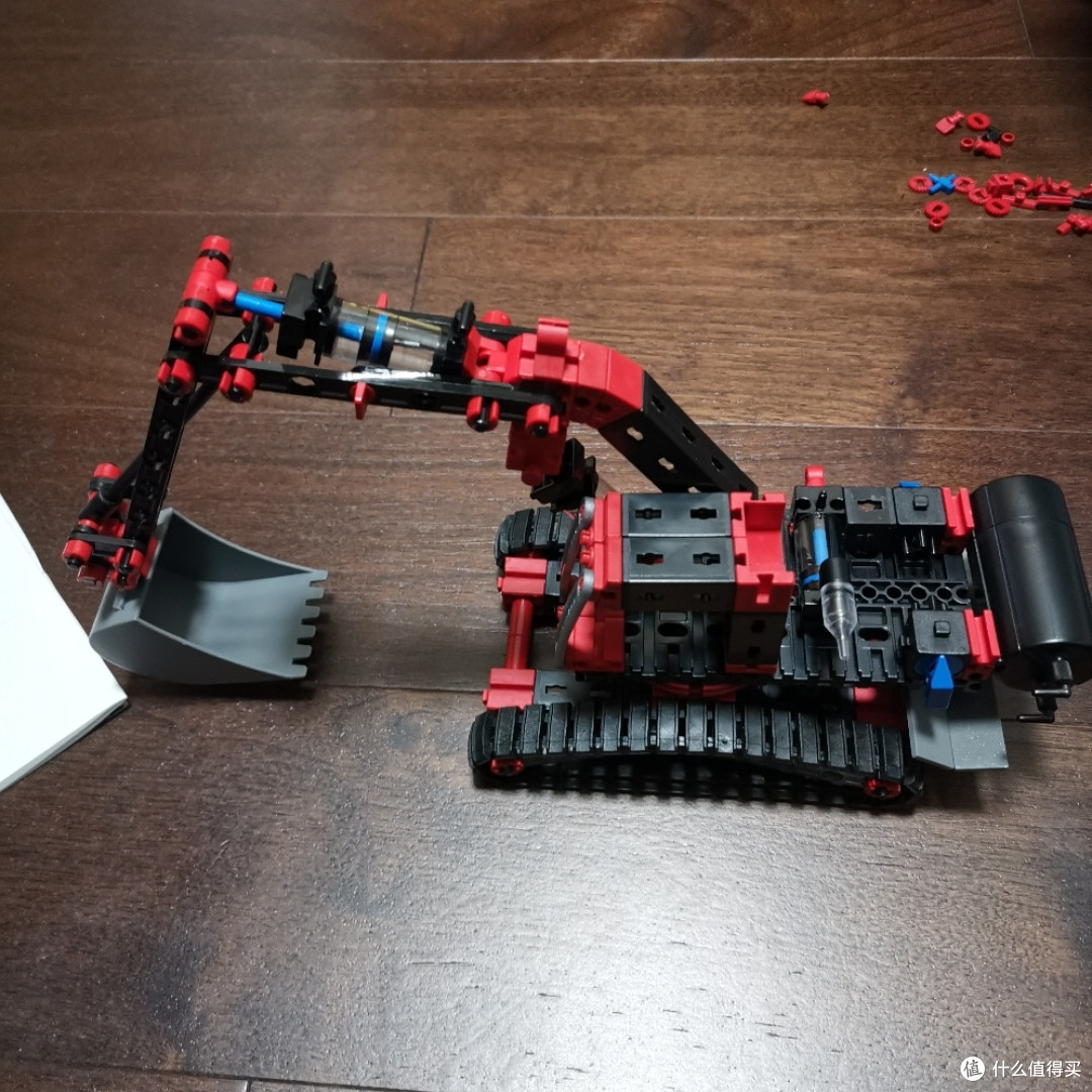 老杨的玩具仓库 篇二十二:fischertechnik 慧鱼气动挖土机