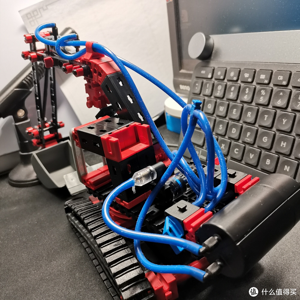 老杨的玩具仓库 篇二十二:fischertechnik 慧鱼气动挖土机