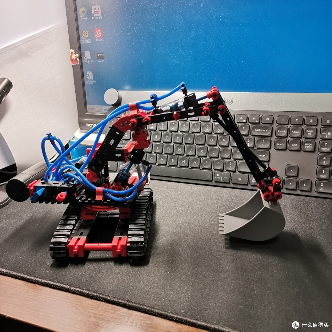 老杨的玩具仓库 篇二十二:fischertechnik 慧鱼气动挖土机