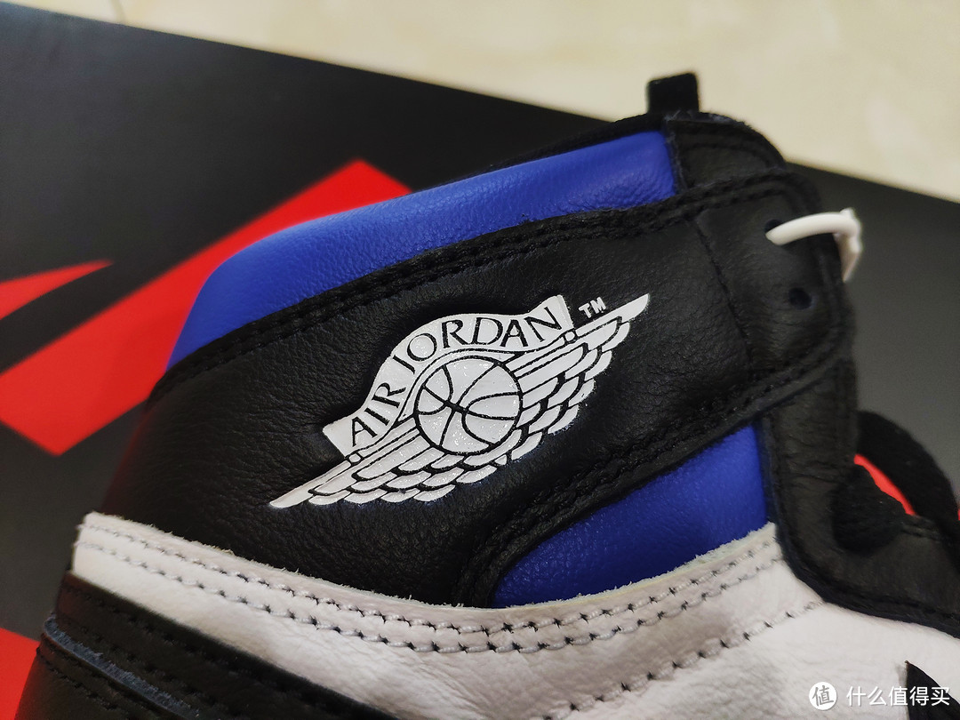 aj1飞翼logo大小图片