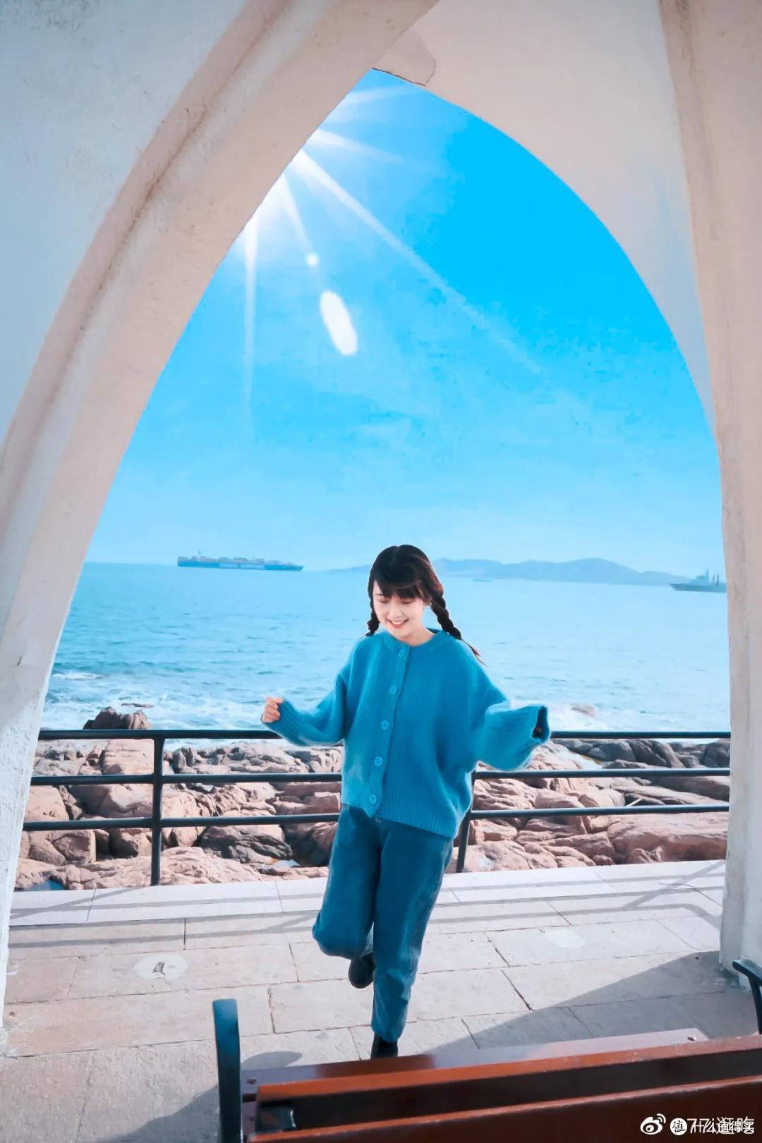 青岛有一条海滨散步道，可以让你从德国玩到希腊