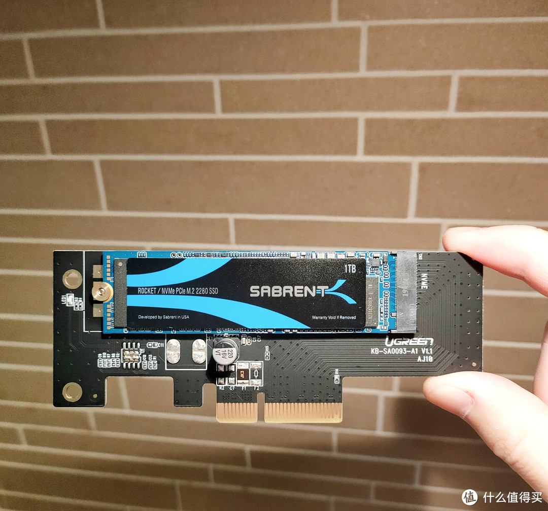 配了绿联的PCIE 转接器