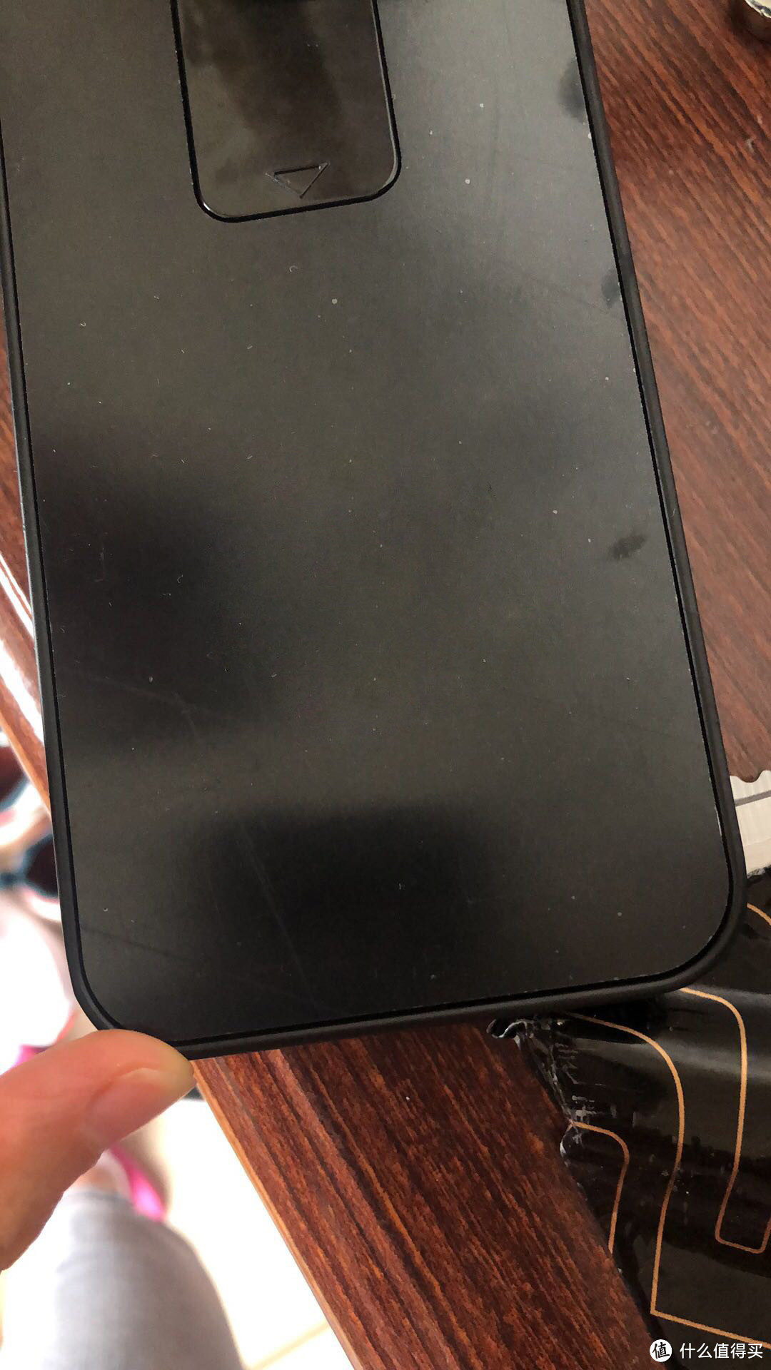 收到以为表面有刮痕,原来是层膜