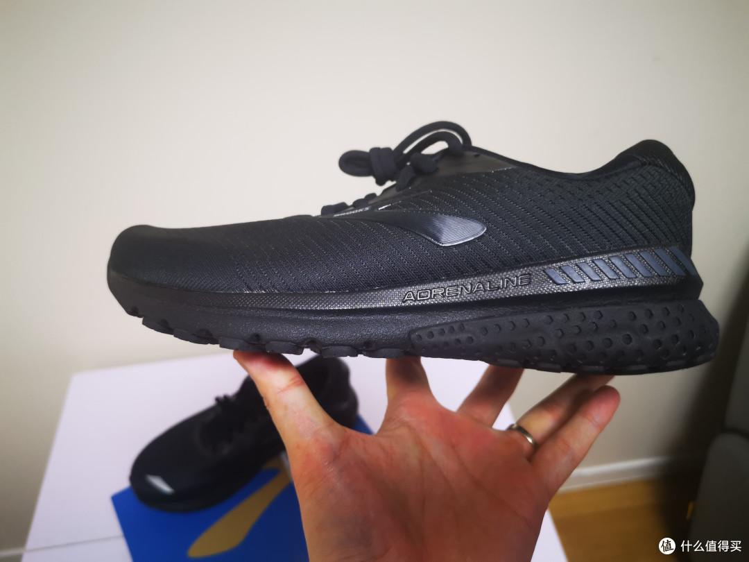 历久弥新的经典——Brooks Adrenaline GTS 20 开箱
