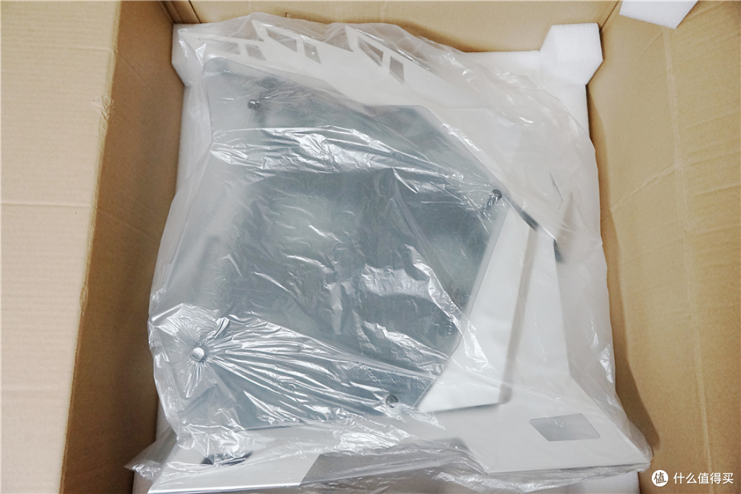 科技以灯为本,3600X+B450+BMR-24水冷+大水牛铁血战士机箱装机秀