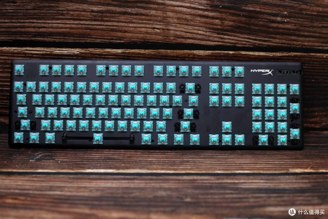 颜值与性能并存HyperX起源AQUA水轴RGB键盘