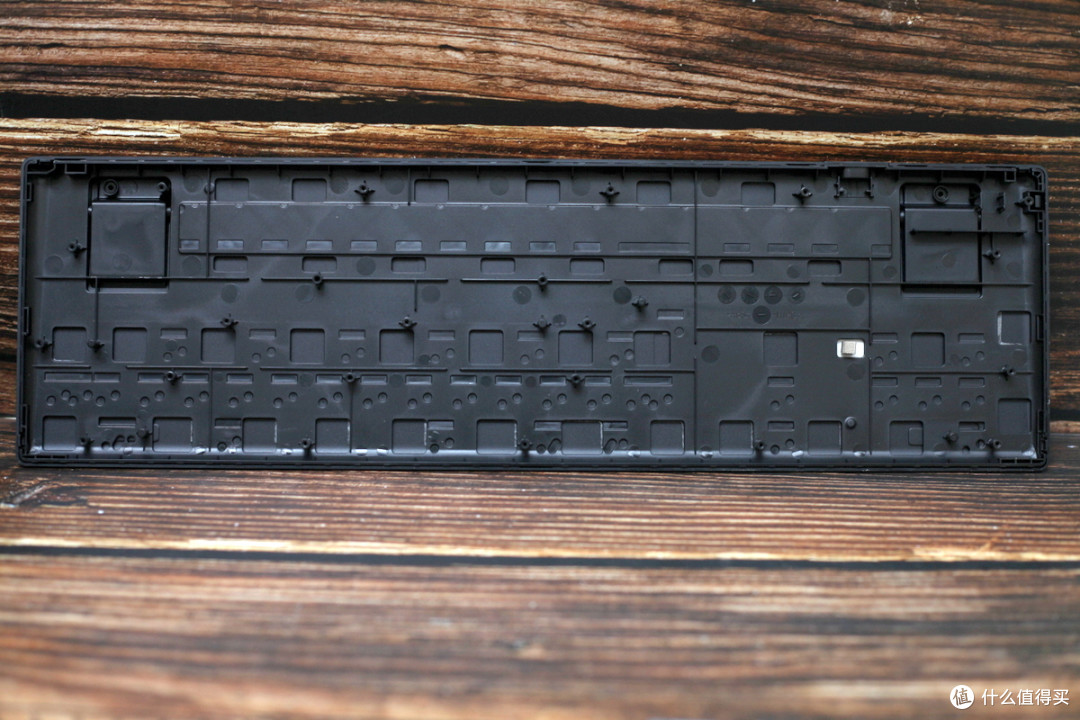 颜值与性能并存HyperX起源AQUA水轴RGB键盘
