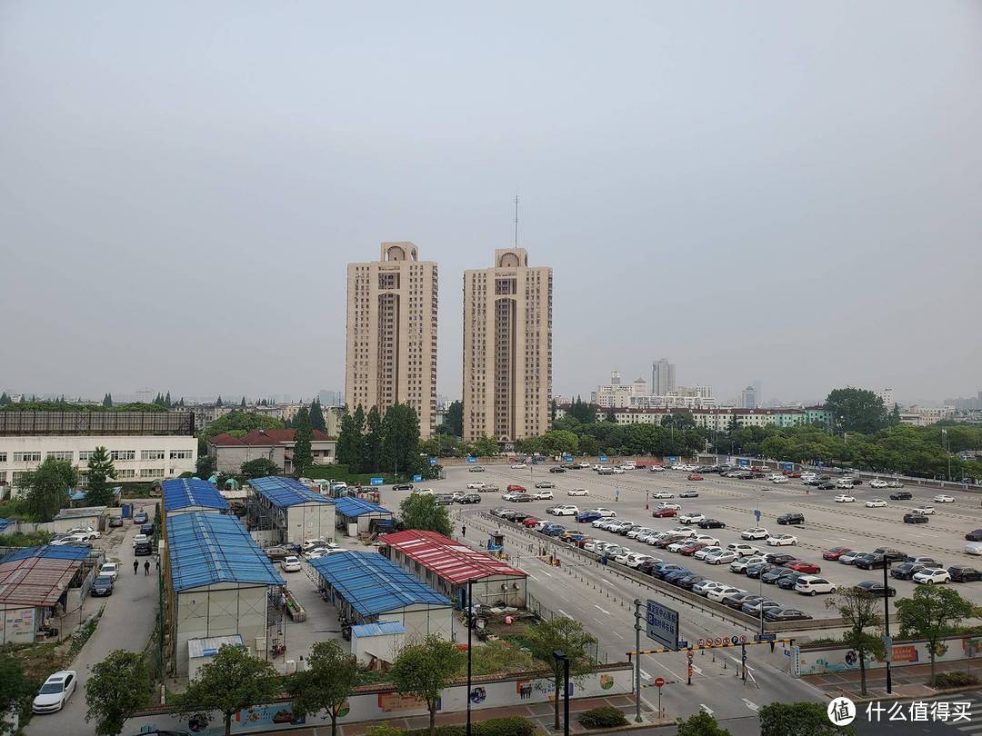 4000字长文深度对比体验 一加8Pro能否吊打过气机皇三星S10+?