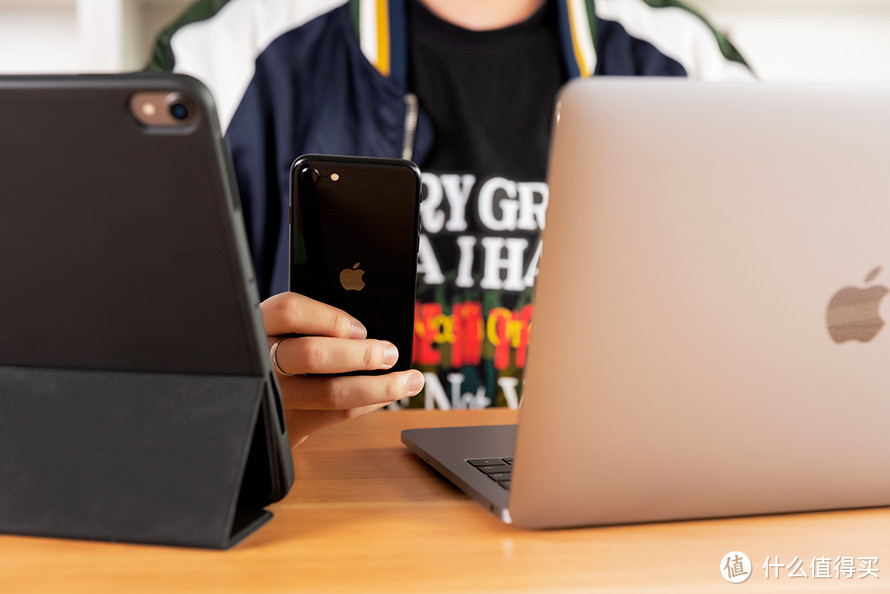 究竟是大材小用还是短小精干?新iPhone SE评测