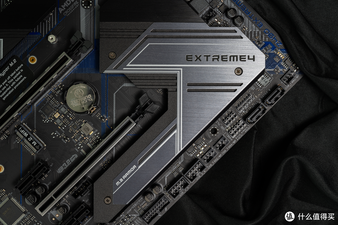 中端 Z490 也能支持 PCIe 4.0？华擎 Z490 Extreme4 拆解评测