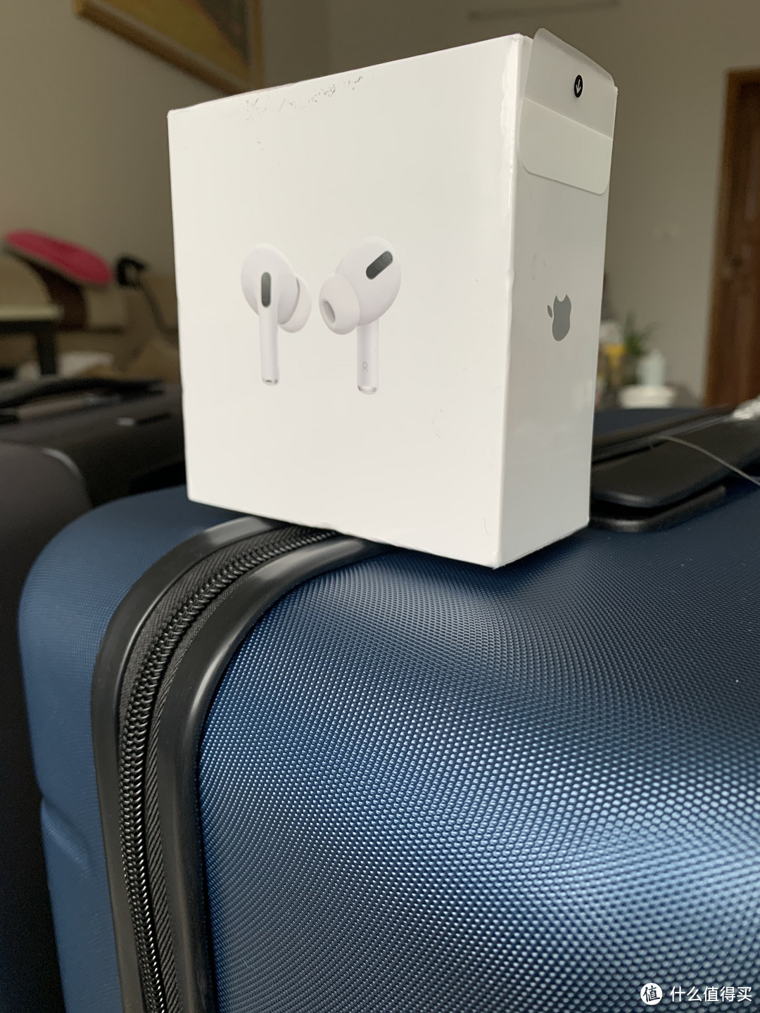 什么值得买&工行visa刷卡活动获奖 airpods pro & 小米24寸旅行箱