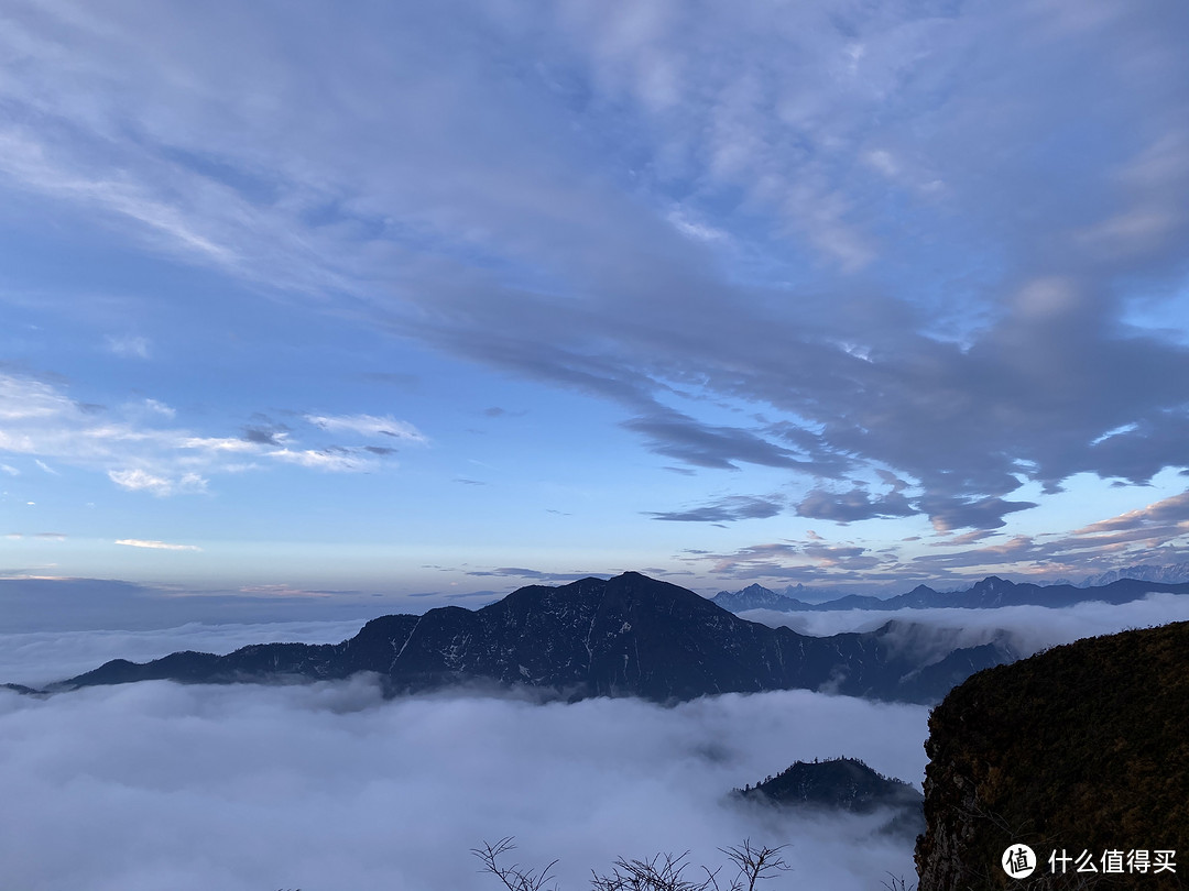 这个就是牛背山~~